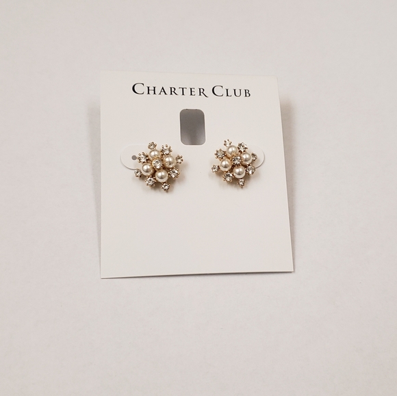 Charter Club, NWT, Gold tone, pearl clear rhinestone cluster pierced earrings - Picture 8 of 10
